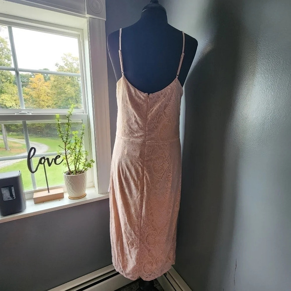 *NWT* Dress the Population Zahra Lace Slit Midi Dress - Picture 5 of 6